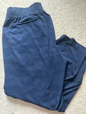 Women’s Athleta Navy Camo Brooklyn Ankle Pants